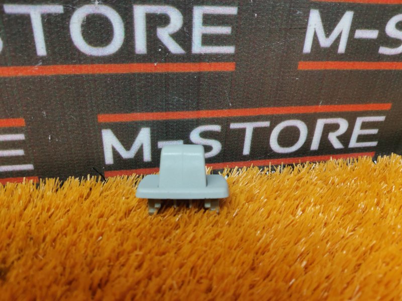 Крючок солнцезащитного козырька, 400 рублей, Красноярск