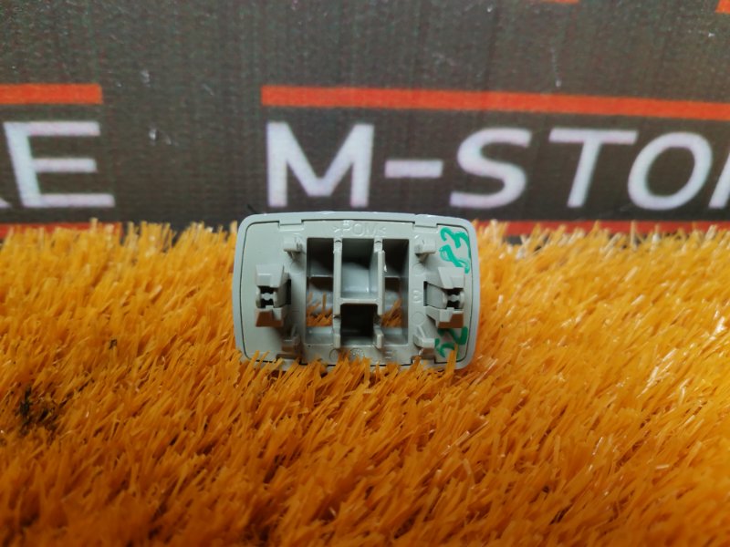 Крючок солнцезащитного козырька, 400 рублей, Красноярск