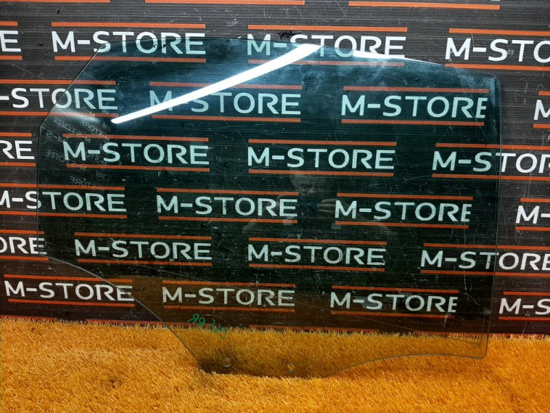 Стекло боковое, 980 рублей, Красноярск