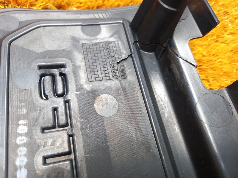 крышка двигателя, 500 рублей, Красноярск