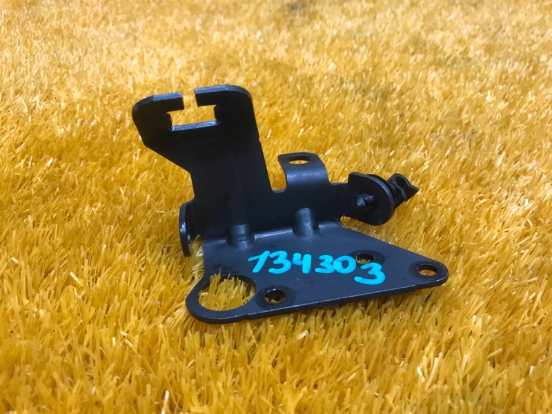 кронштейн, 300 рублей, Красноярск