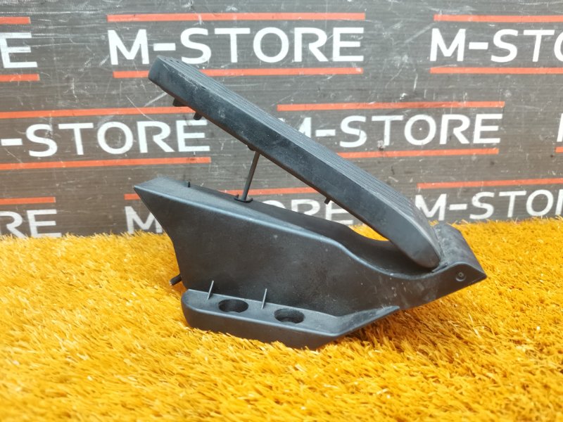 педаль газа, 1000 рублей, Красноярск