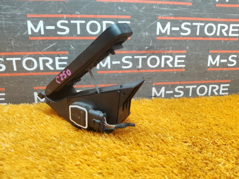 педаль газа, 1000 рублей, Красноярск