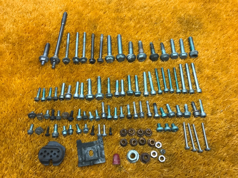 Болты и гайки ДВС, 810 рублей, Красноярск