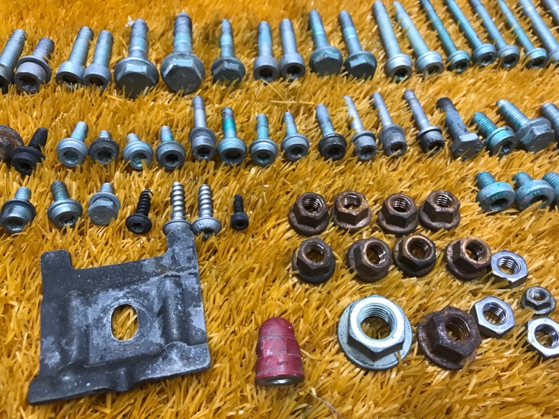 Болты и гайки ДВС, 810 рублей, Красноярск