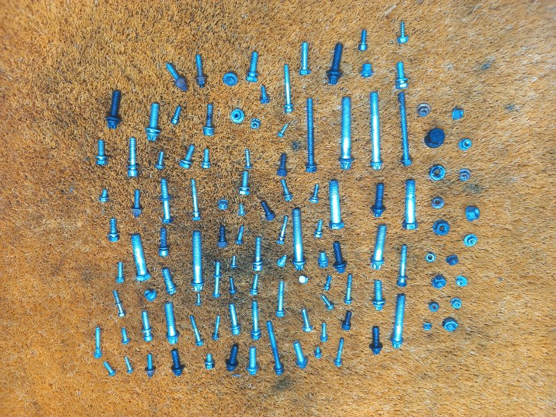 Болты и гайки ДВС, 750 рублей, Красноярск