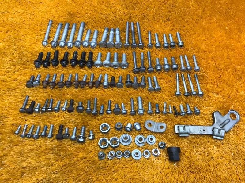 Болты и гайки ДВС, 930 рублей, Красноярск