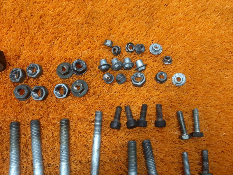 Болты и гайки ДВС, 930 рублей, Красноярск