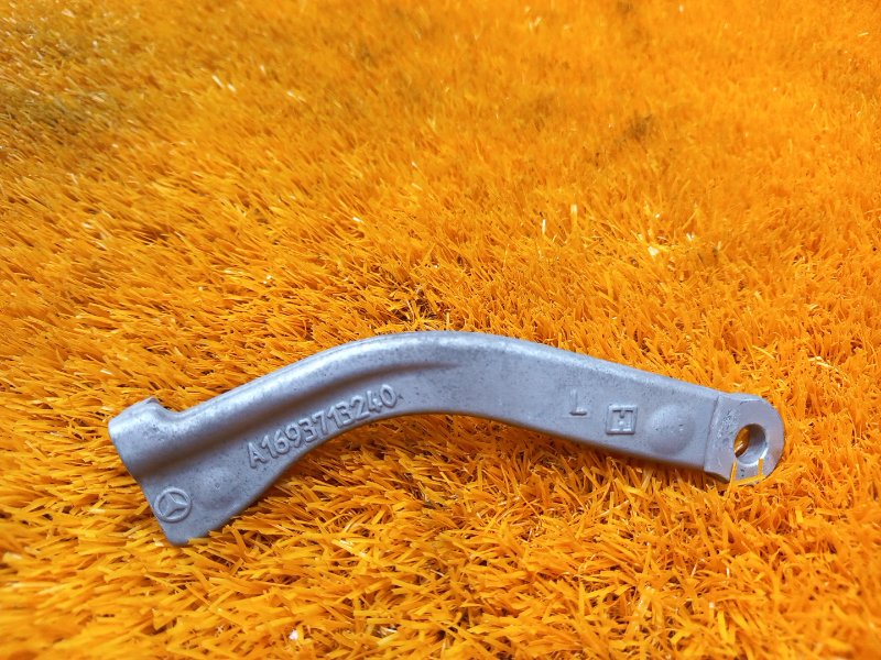 кронштейн, 300 рублей, Красноярск