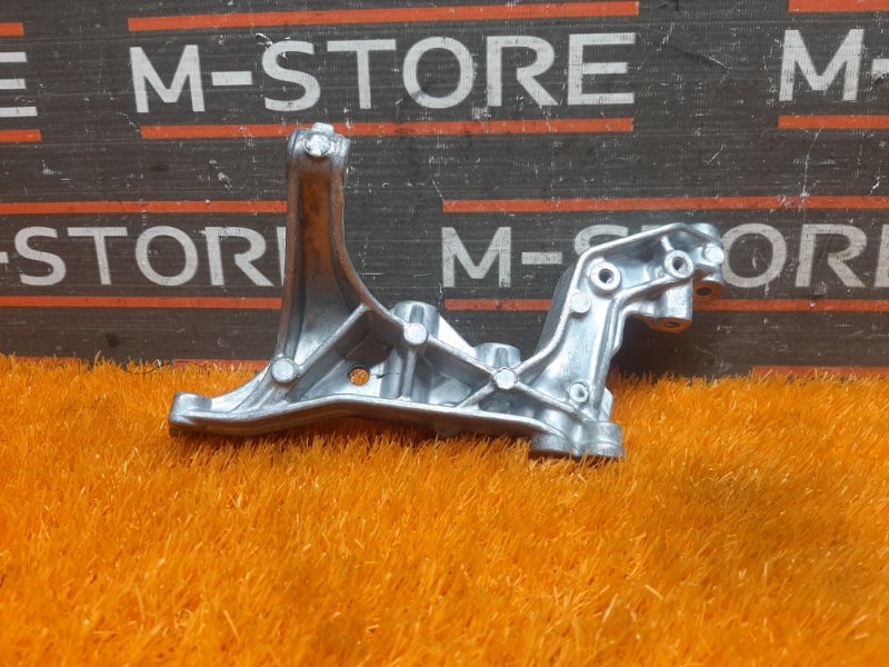 кронштейн, 300 рублей, Красноярск