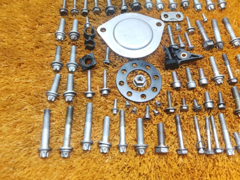 Болты и гайки ДВС, 810 рублей, Красноярск