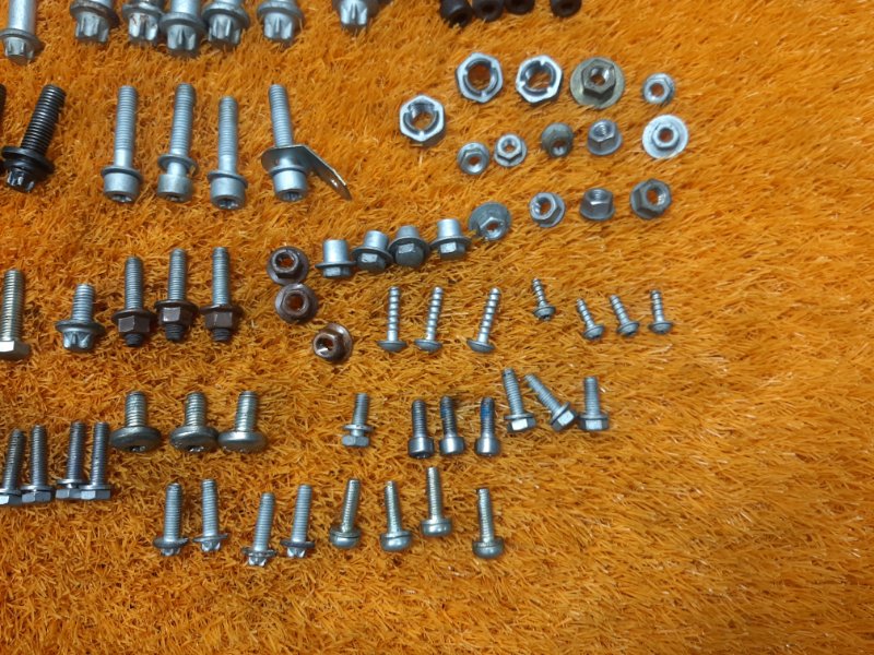 Болты и гайки ДВС, 810 рублей, Красноярск