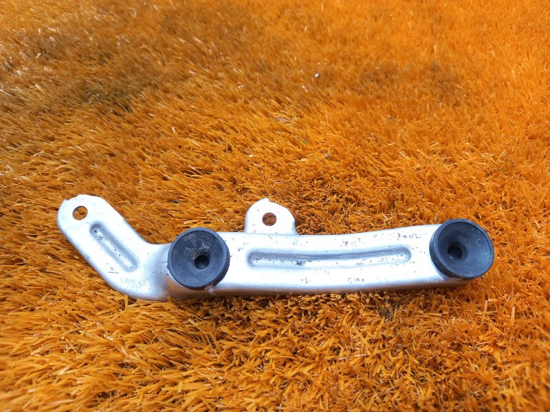 Кронштейн впускного коллектора, 250 рублей, Красноярск