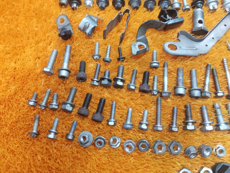 Болты и гайки ДВС, 810 рублей, Красноярск