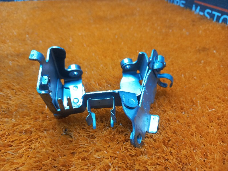 кронштейн, 300 рублей, Красноярск