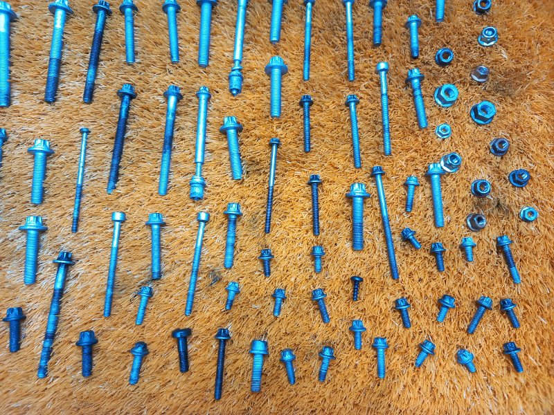 Болты и гайки ДВС, 930 рублей, Красноярск