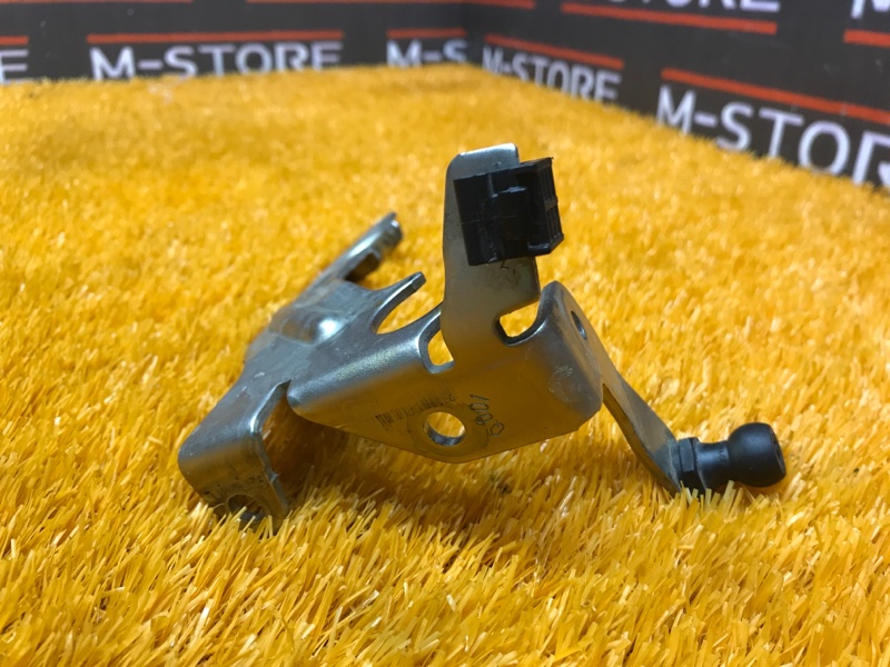 кронштейн, 300 рублей, Красноярск