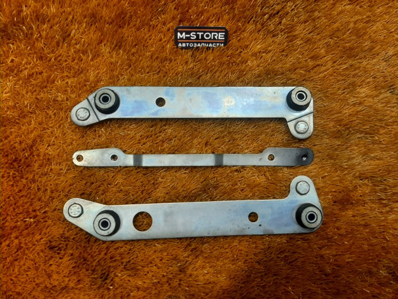 Кронштейн крышки двигателя, 400 рублей, Красноярск