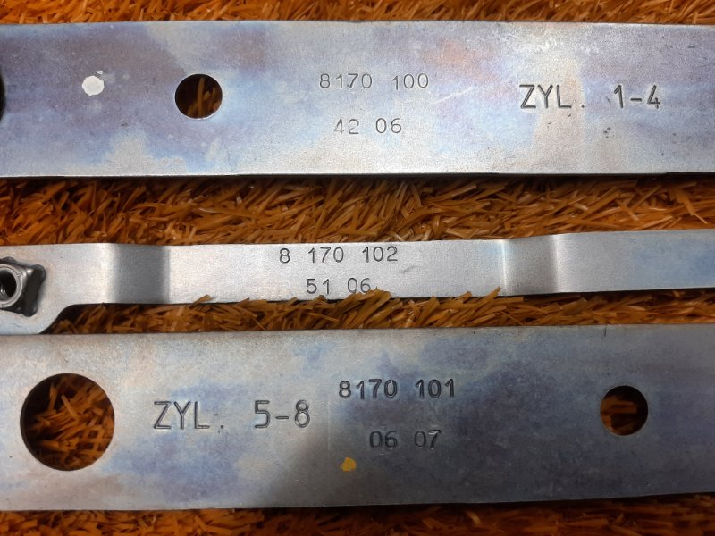 Кронштейн крышки двигателя, 400 рублей, Красноярск