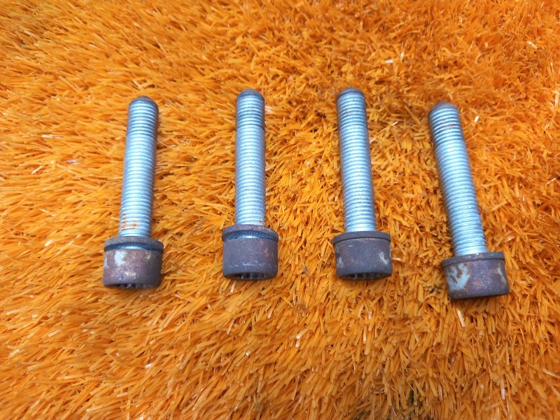 Болт суппорта, 280 рублей, Красноярск