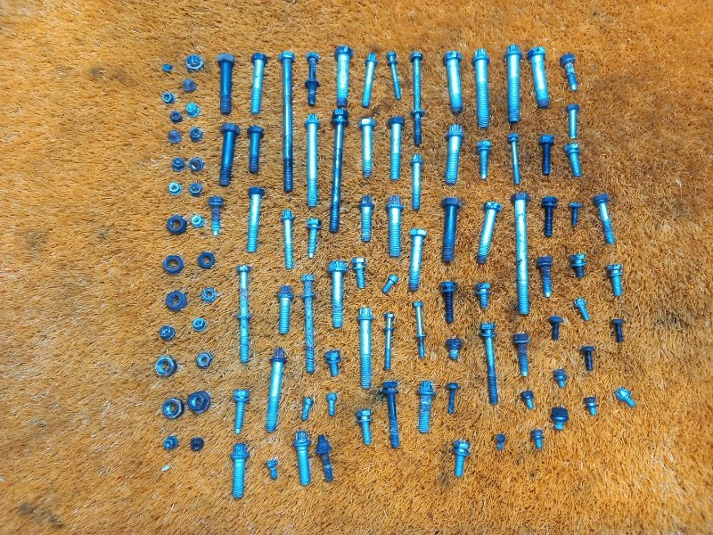 Болты и гайки ДВС, 930 рублей, Красноярск