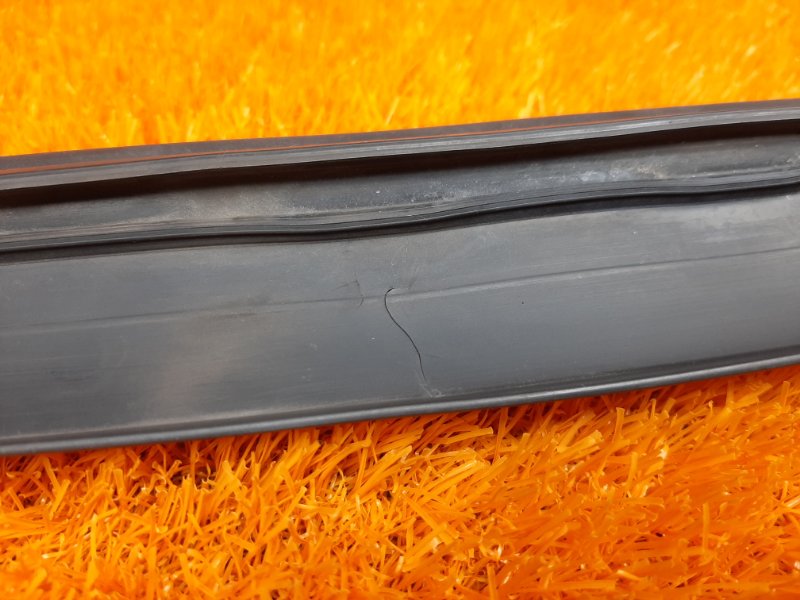 Уплотнитель капота, 460 рублей, Красноярск