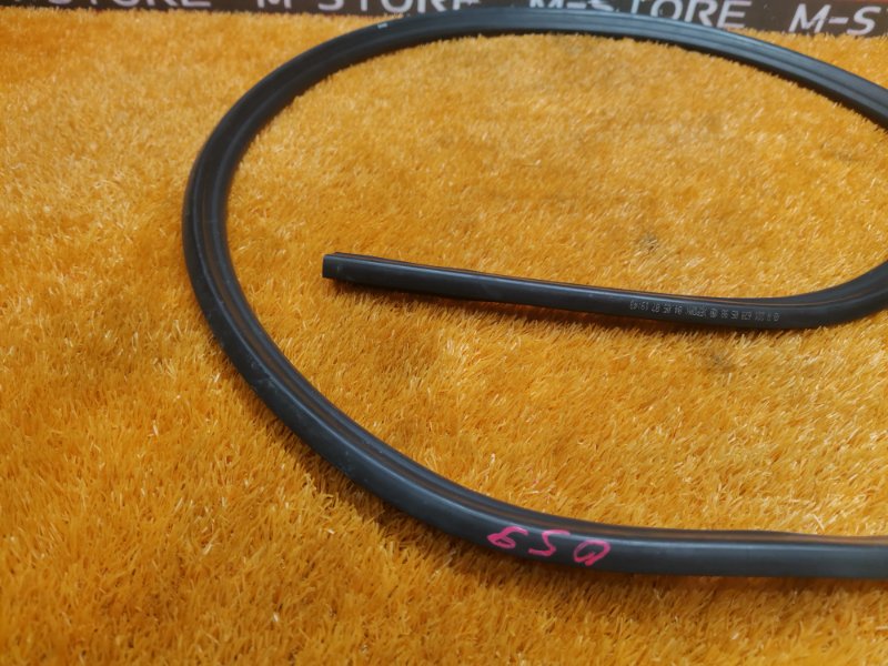 Уплотнитель капота, 960 рублей, Красноярск