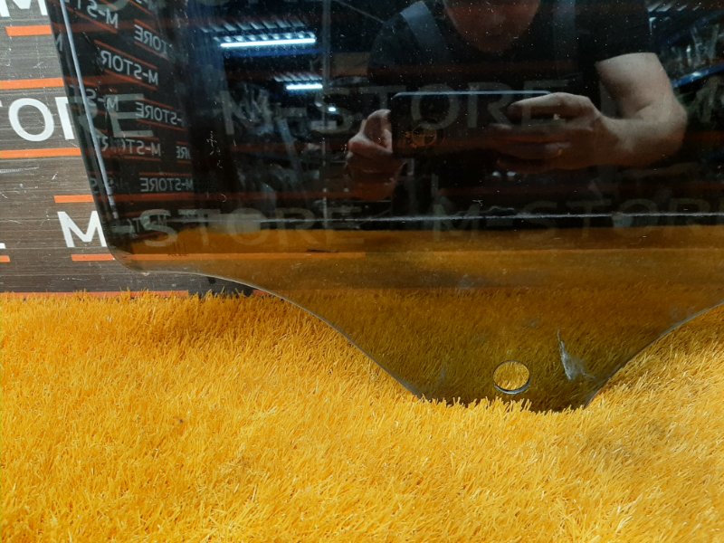 Стекло боковое, 1300 рублей, Красноярск