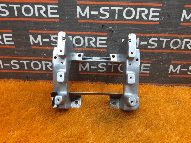 Кронштейн подлокотника, 500 рублей, Красноярск