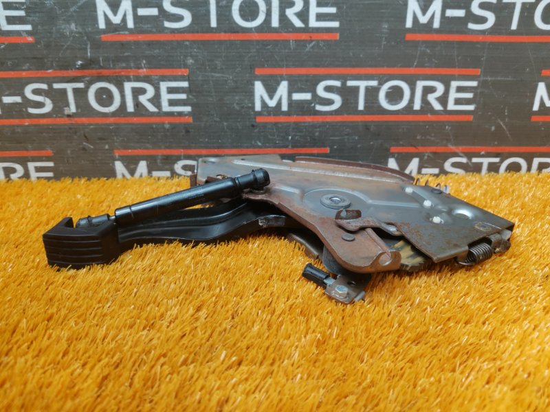 Педаль стояночного тормоза, 500 рублей, Красноярск