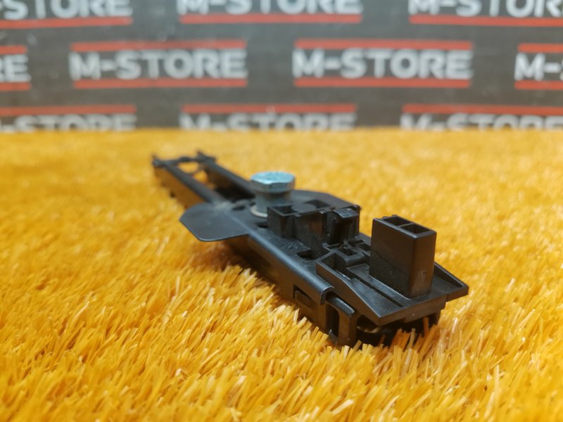 Механизм регулировки ремня безопасности, 400 рублей, Красноярск