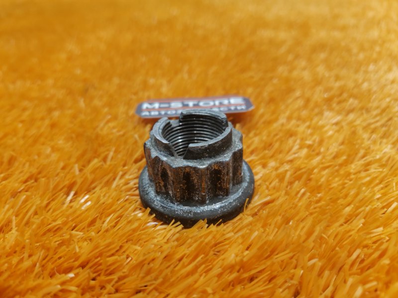 Гайка привода, 100 рублей, Красноярск