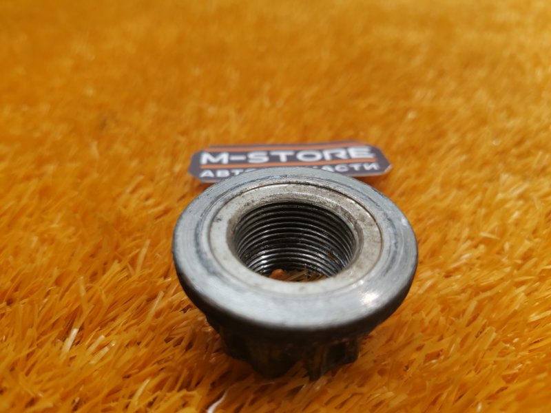 Гайка привода, 100 рублей, Красноярск