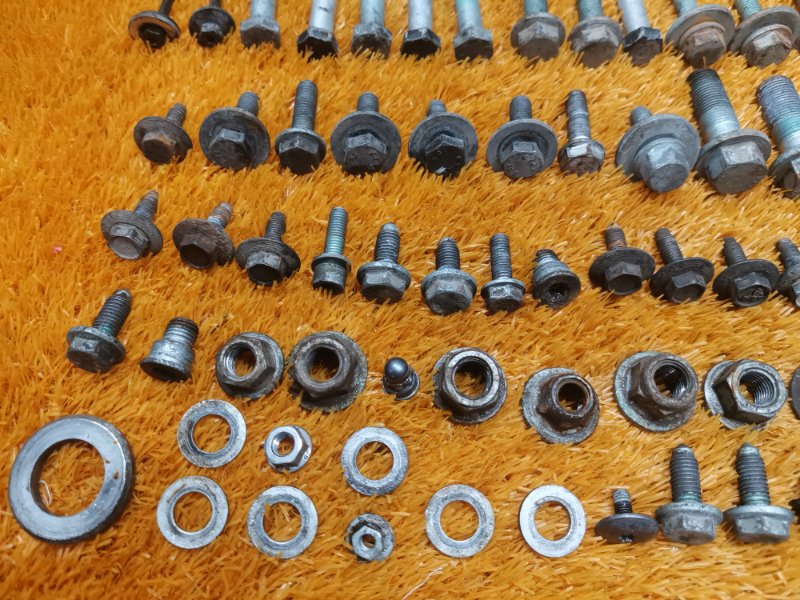 Болты и гайки передней подвески, 630 рублей, Красноярск