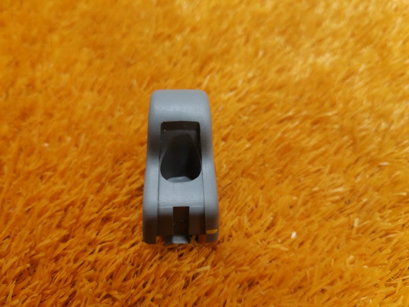 Крючок солнцезащитного козырька, 300 рублей, Красноярск