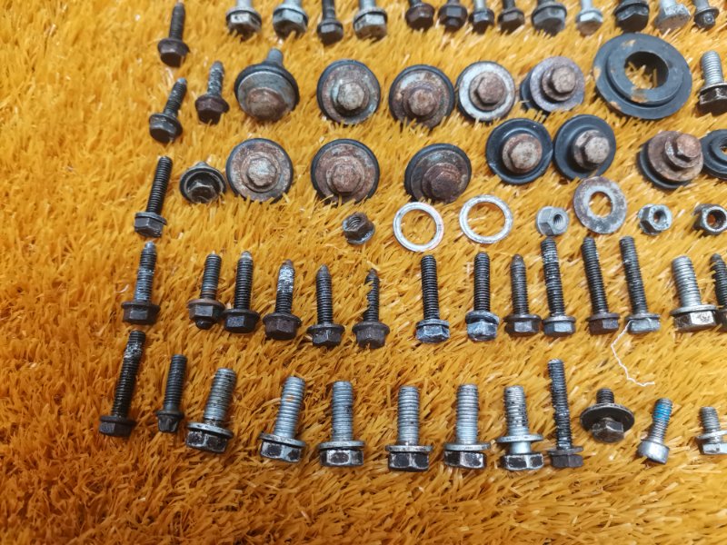 Болты и гайки ДВС, 930 рублей, Красноярск