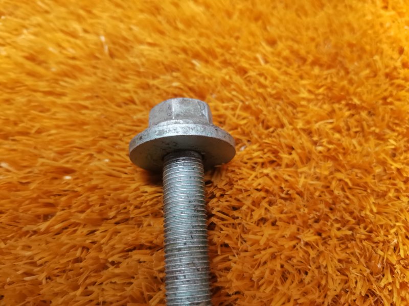 болт подвески, 100 рублей, Красноярск