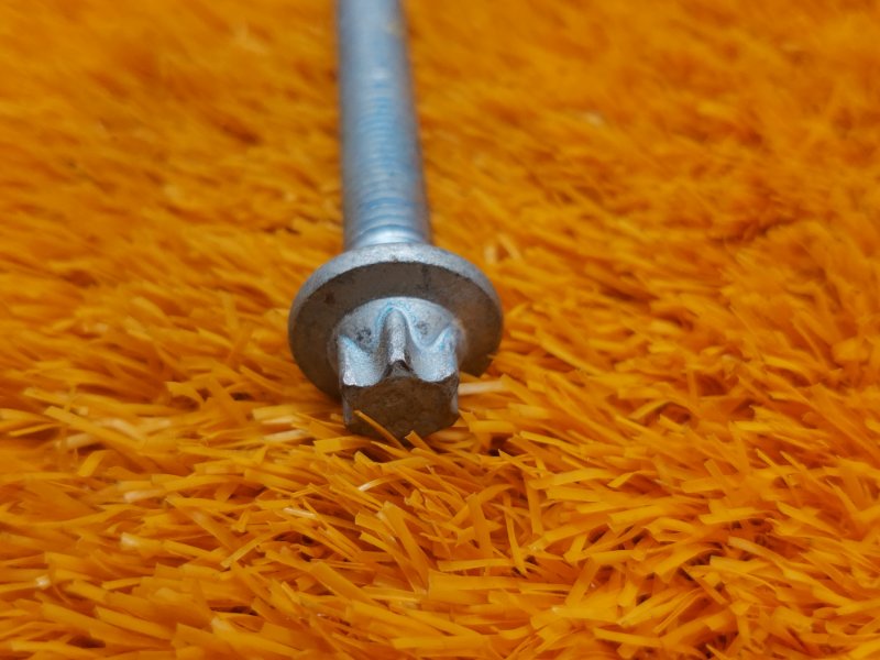 болт подвески, 50 рублей, Красноярск