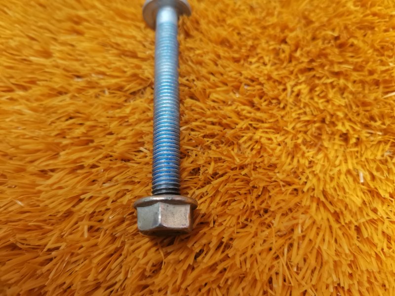 болт подвески, 100 рублей, Красноярск