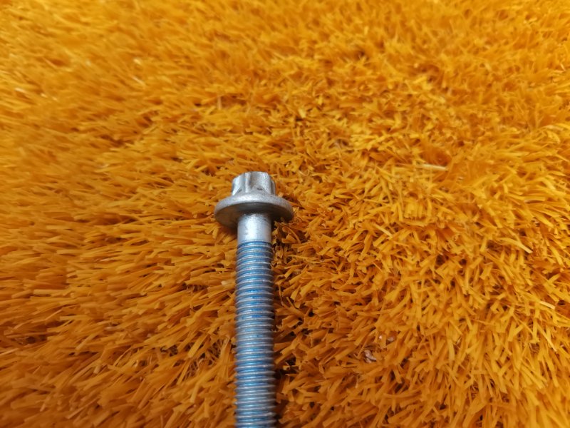 болт подвески, 100 рублей, Красноярск