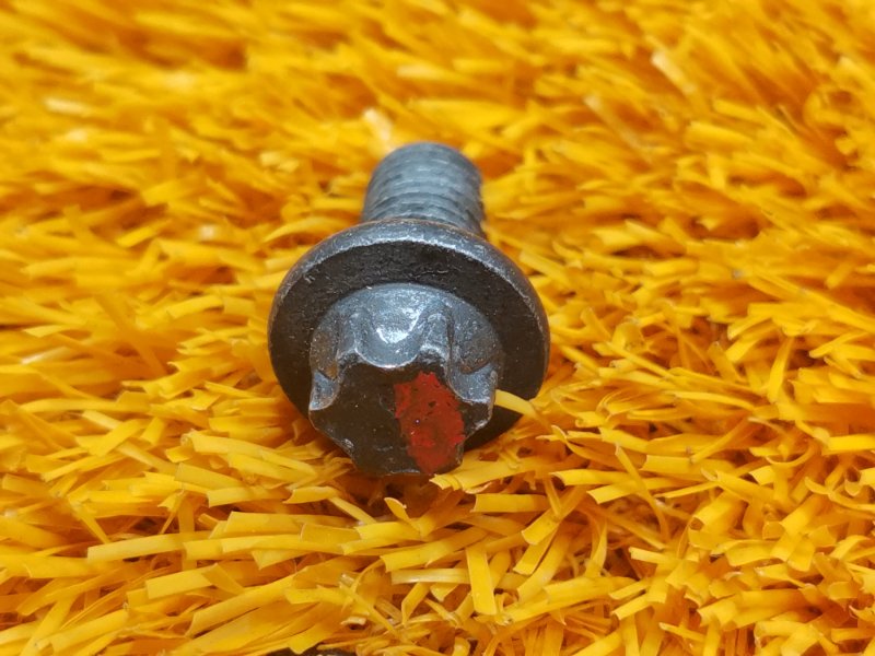 болт подвески, 50 рублей, Красноярск