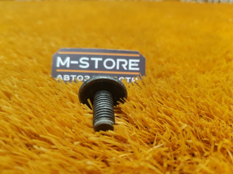 болт подвески, 50 рублей, Красноярск