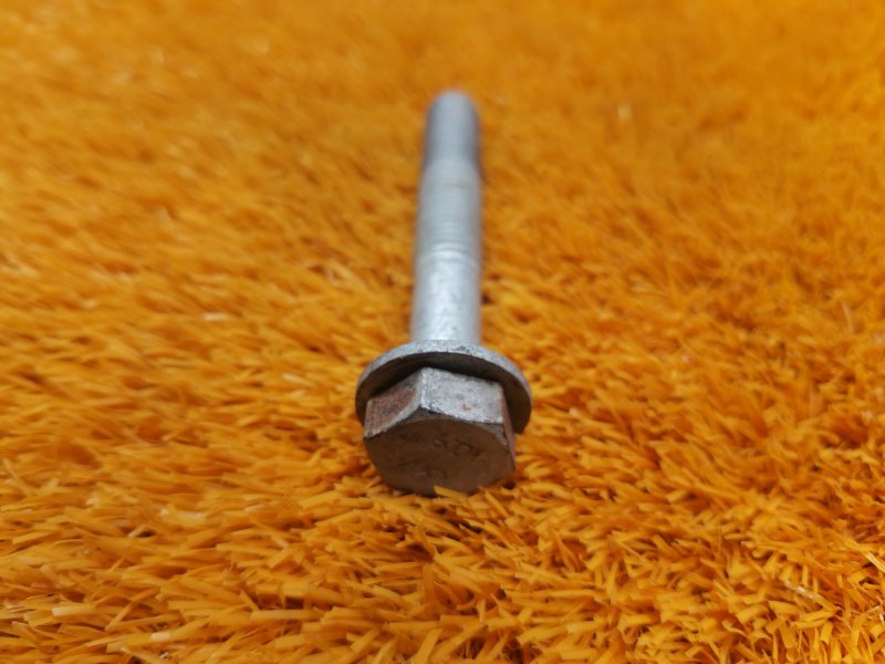 болт подвески, 100 рублей, Красноярск