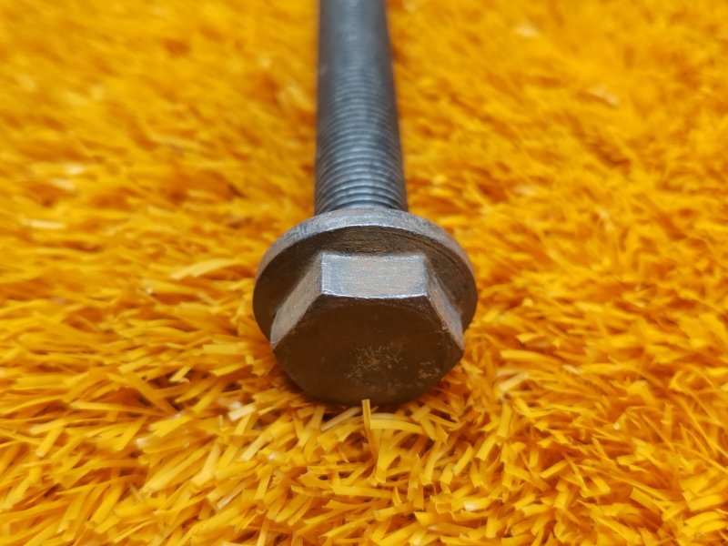 болт подвески, 100 рублей, Красноярск