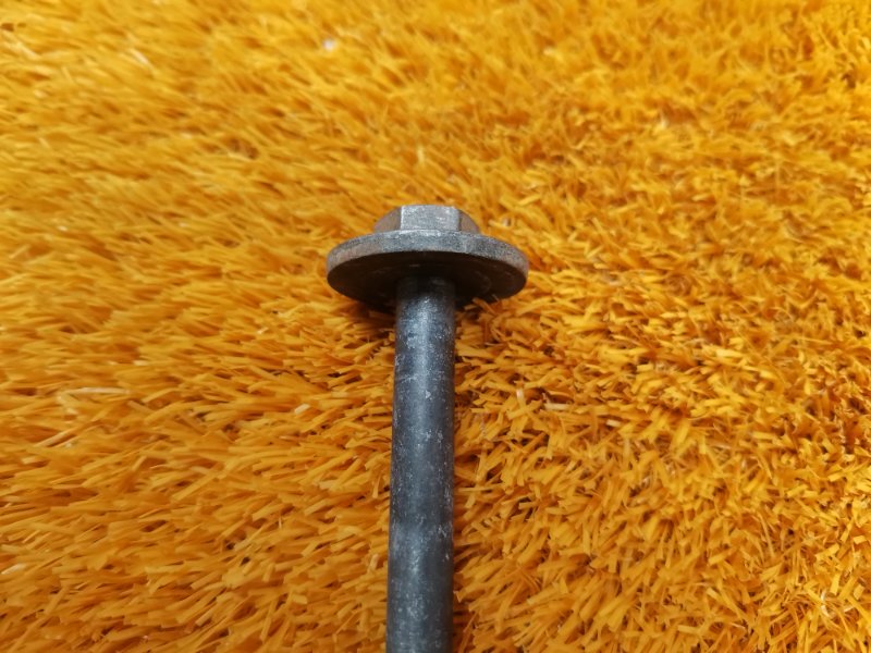 болт подвески, 100 рублей, Красноярск