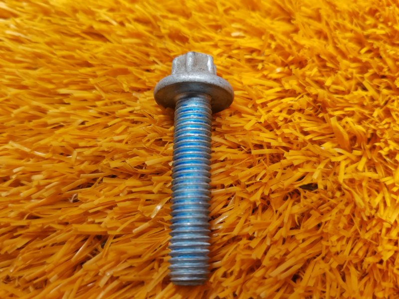 болт подвески, 50 рублей, Красноярск