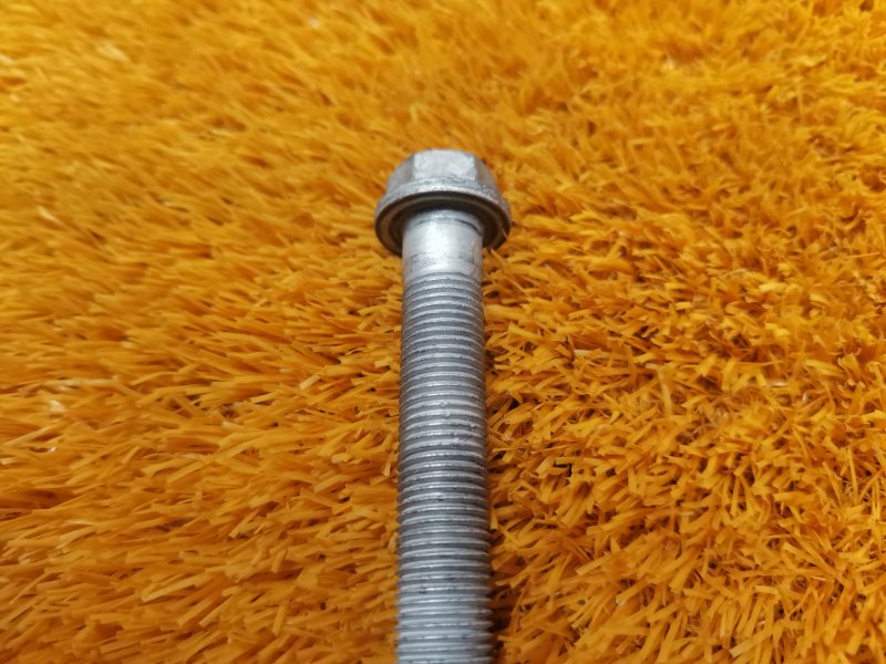 болт подвески, 100 рублей, Красноярск