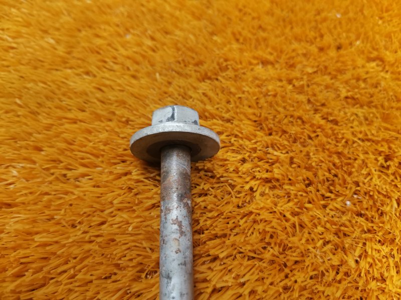 болт подвески, 100 рублей, Красноярск