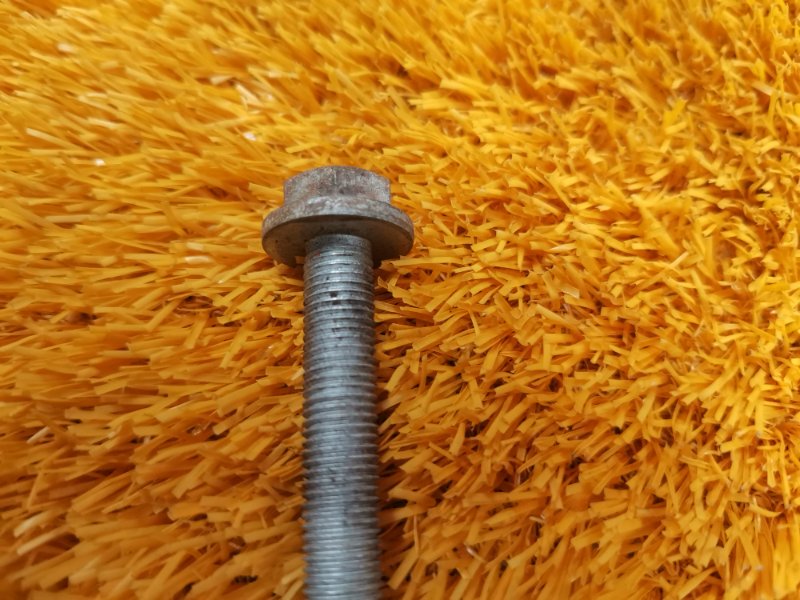 болт подвески, 50 рублей, Красноярск