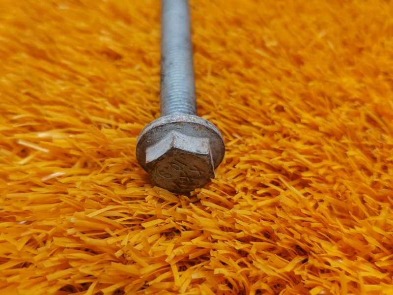 болт подвески, 50 рублей, Красноярск